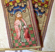 White Antique Roman High Mass Set of Vestments 8760